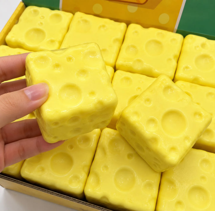 Käse-Würfel Squishy aus der Nähe